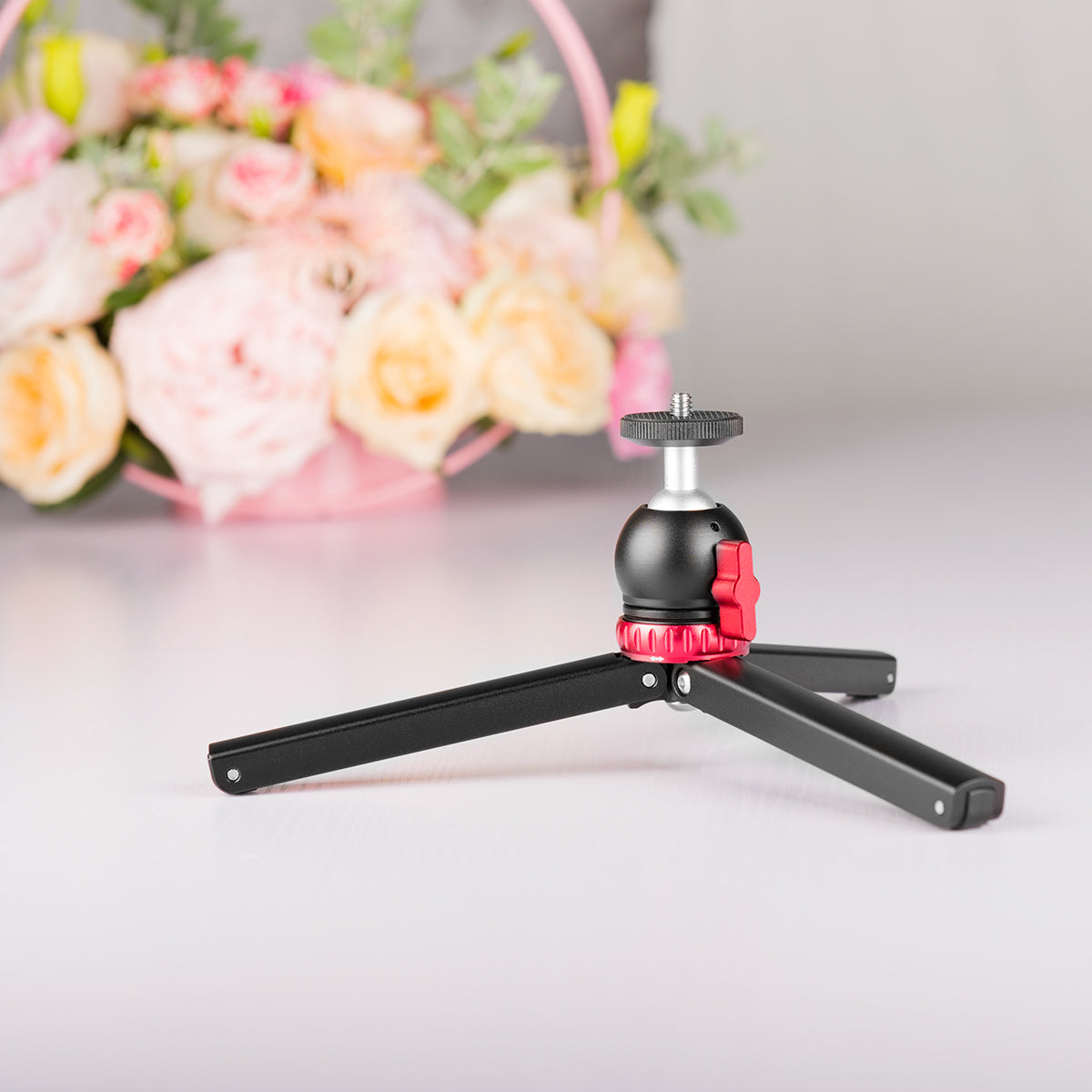 Yelangu T1 Mini Desktop Travel Tripod Aluminum with 360 Degree Ball Head for Cameras and Phone