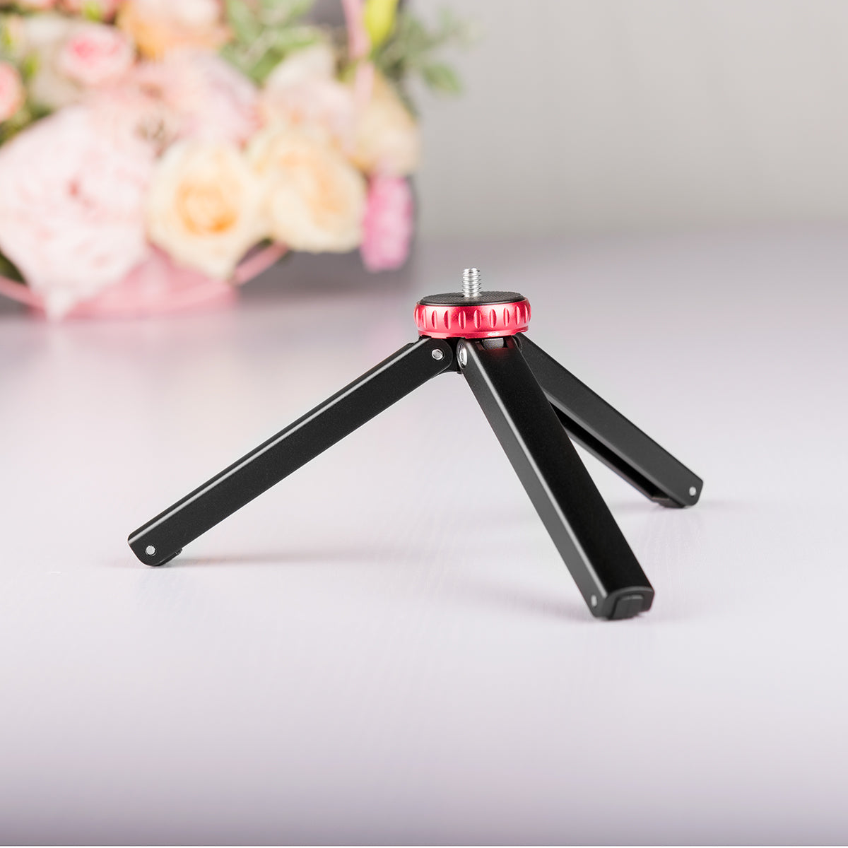 Yelangu T1 Mini Desktop Travel Tripod Aluminum with 360 Degree Ball Head for Cameras and Phone