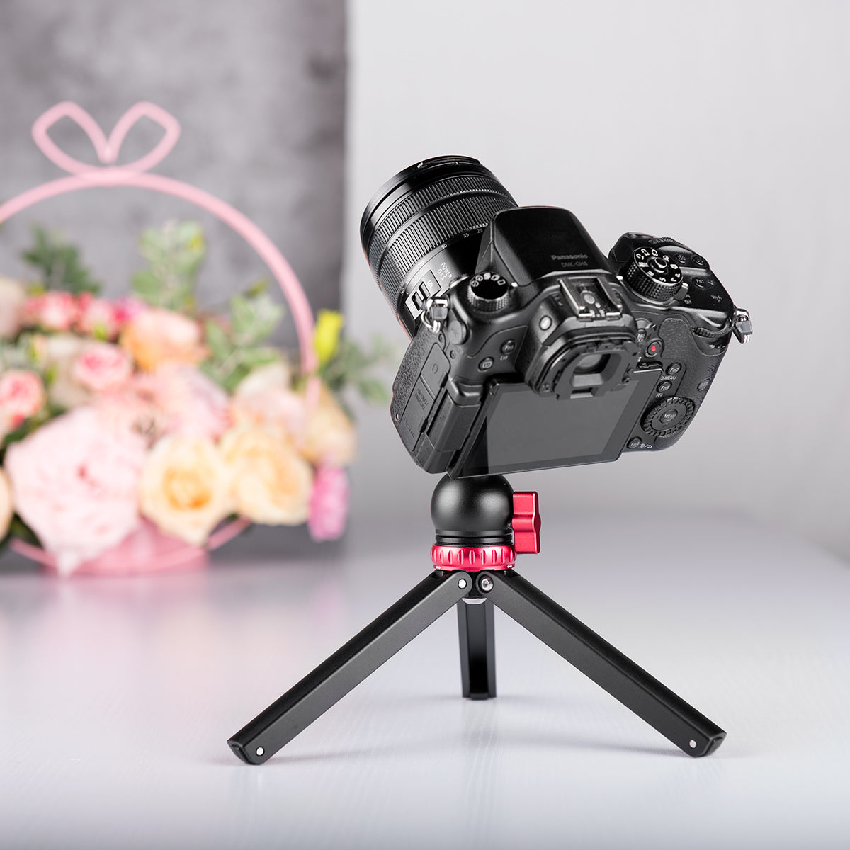 Yelangu T1 Mini Desktop Travel Tripod Aluminum with 360 Degree Ball Head for Cameras and Phone