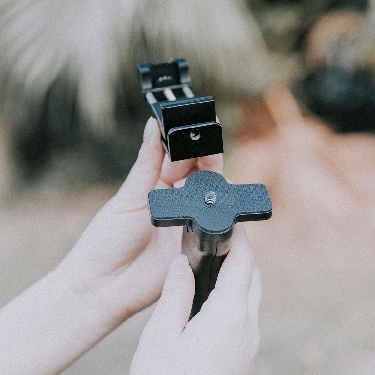 Yelangu PC03 Phone Mount Holder Head Standard Screw Adapter Bracket Selfie for Cell Phone iPhone